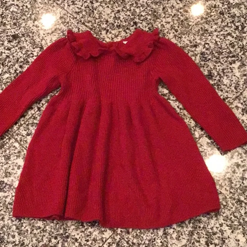 Classic Red Knit Long-Sleeve Kids Dress with Ruffle Collar